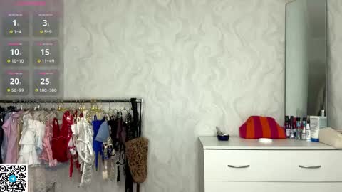 Snapshot of try_skip_me chatting on November 2025 03:34:02 PM Molly online show from November 2025 03:34:02 PM