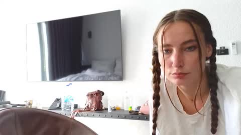 Snapshot of trying2fit chatting on February 2026 09:02:02 AM trying2fit online show from February 2026 09:02:02 AM