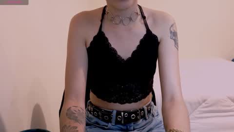 Snapshot of tryp666 chatting on September 2025 10:33:01 PM Cait online show from September 2025 10:33:01 PM