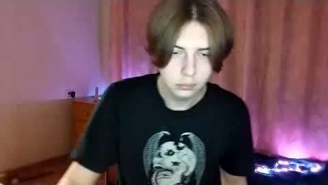 Snapshot of trypophob1a chatting on February 2025 11:06:02 PM Emilum online show from February 2025 11:06:02 PM