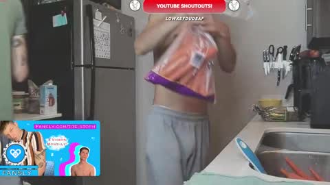 Treistoph online show from October 2025 12:17:01 PM