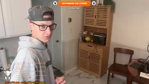 Treistoph online show from November 2025 01:49:02 PM