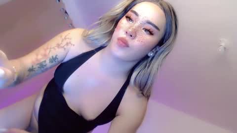 Julian online show from December 2024 10:30:01 PM