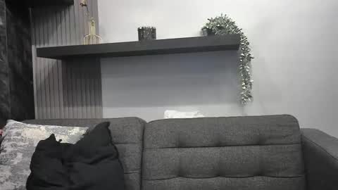 Lexi Longg online show from April 2026 06:00:02 AM