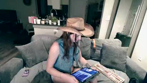 tslovelace online show from October 2025 01:36:02 AM