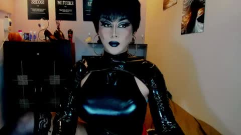 Nicoleeee online show from May 2026 04:17:02 PM