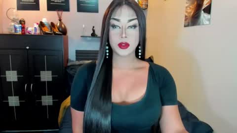 Nicoleeee online show from June 2026 12:02:01 AM
