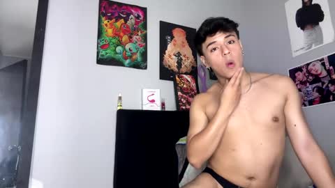 tuenkim_ online show from January 2025 04:33:02 PM