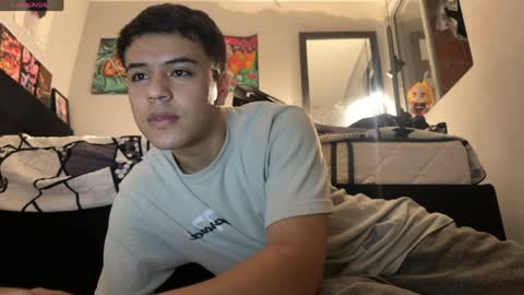 tuenkim_ online show from March 2026 02:11:02 AM