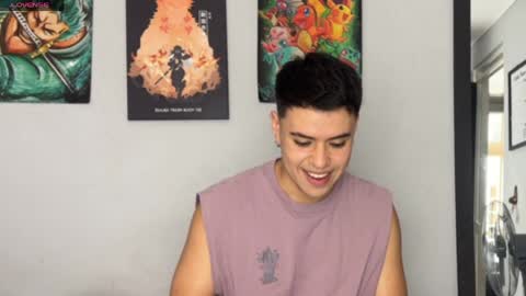 tuenkim_ online show from April 2026 10:51:01 PM