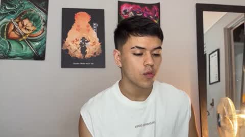 tuenkim_ online show from April 2026 03:29:01 AM