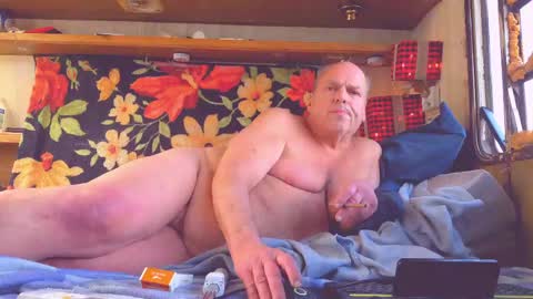 tumbafox1 online show from April 2026 07:27:02 PM
