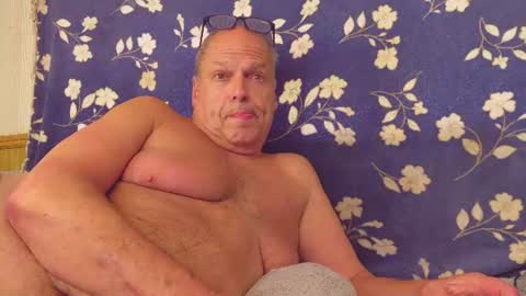 tumbafox1 online show from July 2026 04:33:01 PM