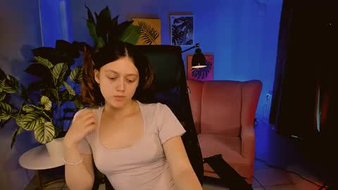 tunaholli online show from June 2026 06:12:02 AM