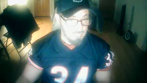 Snapshot of tuscan_taurus chatting on November 2025 06:36:02 AM tuscan_taurus online show from November 2025 06:36:02 AM