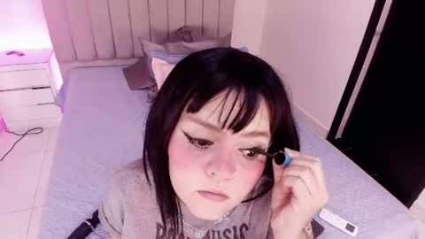 Twiggy online show from July 2026 03:01:01 AM