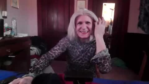 Kitten online show from March 2025 06:54:02 PM