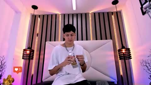 Snapshot of twink_bunny chatting on November 2025 01:11:01 PM samu online show from November 2025 01:11:01 PM