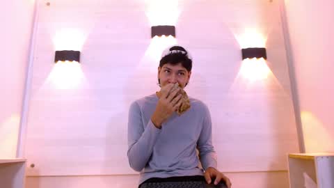 Snapshot of twink_bunny chatting on November 2025 12:06:01 PM samu online show from November 2025 12:06:01 PM