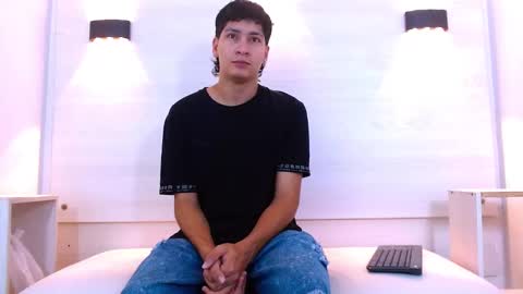 Snapshot of twink_bunny chatting on November 2025 12:19:02 PM samu online show from November 2025 12:19:02 PM