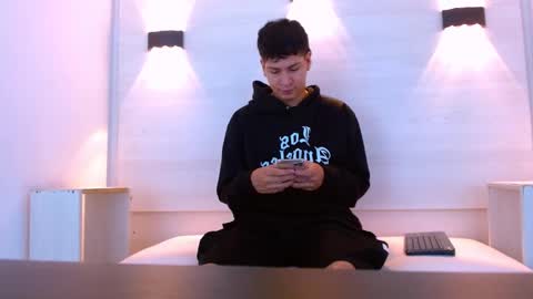 Snapshot of twink_bunny chatting on December 2025 12:32:01 PM samu online show from December 2025 12:32:01 PM