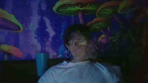 Snapshot of twinkboyboi69 chatting on January 2026 01:43:02 AM twinkboyboi69 online show from January 2026 01:43:02 AM