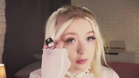 twinklefluff online show from October 2025 04:08:01 PM