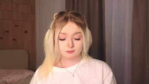 twinklefluff online show from January 2026 04:01:01 PM