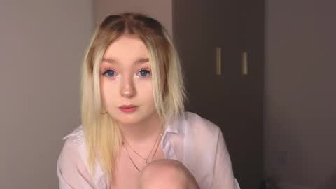 twinklefluff online show from January 2026 04:33:01 PM