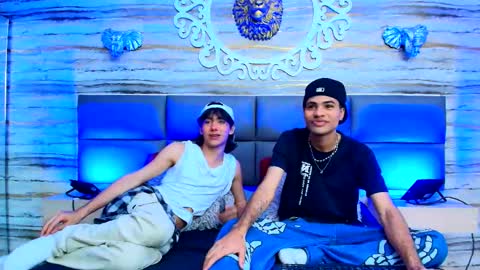 Snapshot of twinslovers_ chatting on September 2025 07:25:02 PM twinslovers_ online show from September 2025 07:25:02 PM