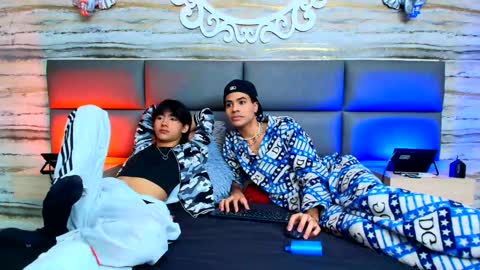 Snapshot of twinslovers_ chatting on September 2025 07:52:01 PM twinslovers_ online show from September 2025 07:52:01 PM