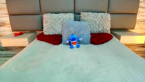 Snapshot of twinslovers_ chatting on October 2025 09:38:01 PM twinslovers_ online show from October 2025 09:38:01 PM