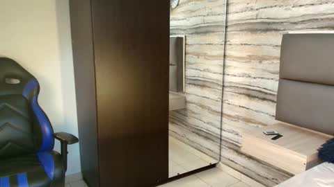 Snapshot of twinslovers_ chatting on December 2025 03:33:01 AM twinslovers_ online show from December 2025 03:33:01 AM