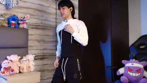 Snapshot of twinslovers_ chatting on February 2026 04:17:01 AM twinslovers_ online show from February 2026 04:17:01 AM