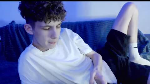 TwiShadow online show from April 2026 04:00:02 PM