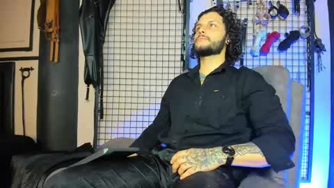 Snapshot of twisted_fantasy_ chatting on February 2025 06:01:02 PM Clio Tadeo online show from February 2025 06:01:02 PM