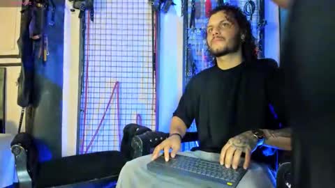 Snapshot of twisted_fantasy_ chatting on October 2025 05:08:02 AM Clio Tadeo online show from October 2025 05:08:02 AM