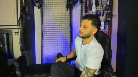 Snapshot of twisted_fantasy_ chatting on November 2025 04:40:01 AM Clio Tadeo online show from November 2025 04:40:01 AM