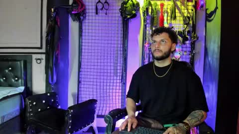 Snapshot of twisted_fantasy_ chatting on December 2025 06:17:01 PM Clio Tadeo online show from December 2025 06:17:01 PM