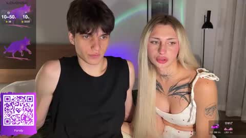 Snapshot of twl8vibe chatting on November 2025 05:05:02 PM Molly and Nick online show from November 2025 05:05:02 PM