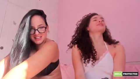 Snapshot of twoistrouble_ chatting on October 2025 06:43:02 AM twoistrouble_ online show from October 2025 06:43:02 AM