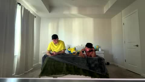 Snapshot of twolatinsmen chatting on November 2025 06:52:01 PM twolatinsmen online show from November 2025 06:52:01 PM