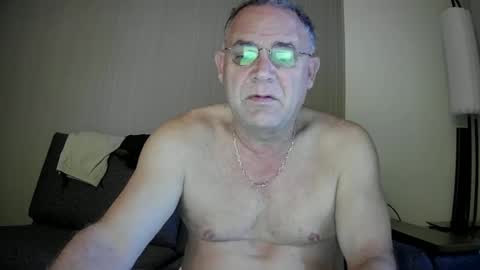 Snapshot of twopeopleinlove chatting on November 2025 02:29:02 PM Twopeopleinlove online show from November 2025 02:29:02 PM