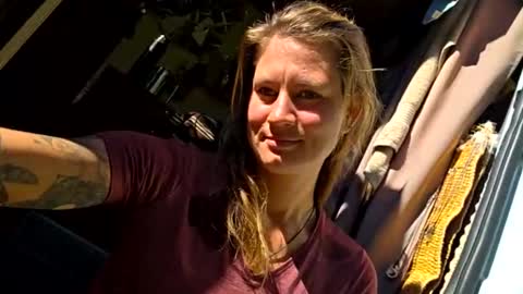 Snapshot of twowithoutfilter chatting on October 2025 10:24:01 AM twowithoutfilter online show from October 2025 10:24:01 AM