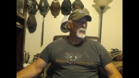 Snapshot of txlobo60 chatting on April 2026 04:48:01 PM txlobo60 online show from April 2026 04:48:01 PM