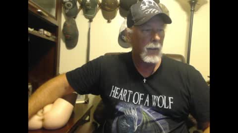 Snapshot of txlobo60 chatting on April 2026 09:08:02 PM txlobo60 online show from April 2026 09:08:02 PM