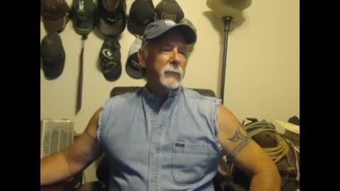 Snapshot of txlobo60 chatting on April 2026 12:01:01 AM txlobo60 online show from April 2026 12:01:01 AM