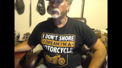 Snapshot of txlobo60 chatting on April 2026 10:00:02 PM txlobo60 online show from April 2026 10:00:02 PM