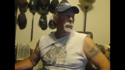 Snapshot of txlobo60 chatting on April 2026 11:58:01 PM txlobo60 online show from April 2026 11:58:01 PM
