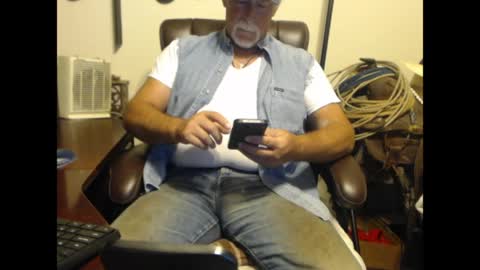 Snapshot of txlobo60 chatting on April 2026 12:16:02 AM txlobo60 online show from April 2026 12:16:02 AM